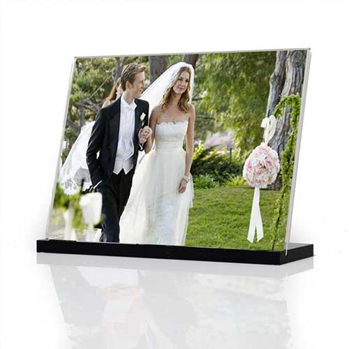 làm kệ mica để bàn giá bao nhiêu